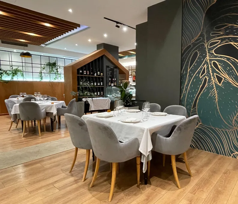 Modern restaurant interior design in Addison, Dallas County, Texas